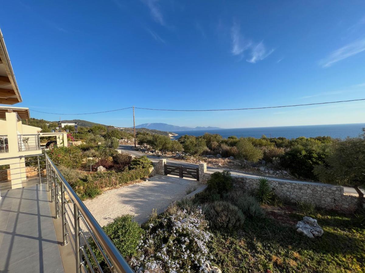 Luxurious Villa At A Unique Spot Agios Nikolaos  Exterior photo