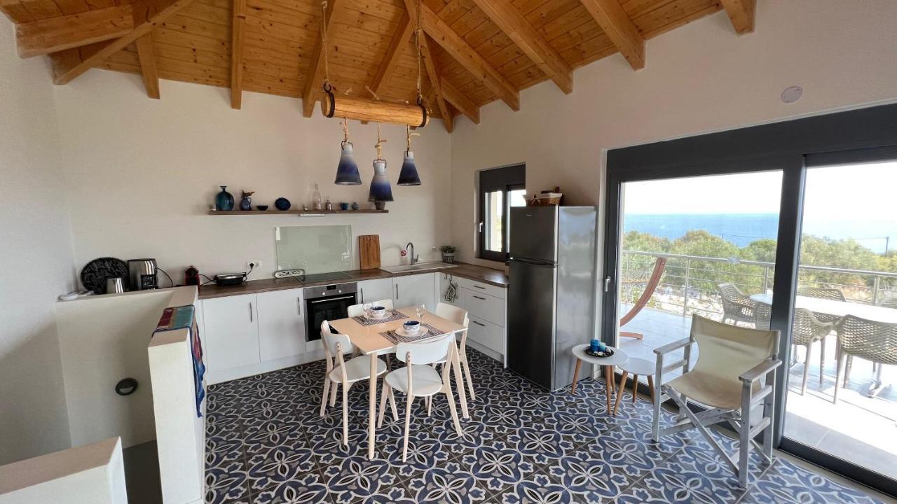 Luxurious Villa At A Unique Spot Agios Nikolaos  Exterior photo