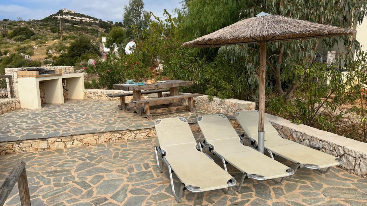 Luxurious Villa At A Unique Spot Agios Nikolaos  Exterior photo