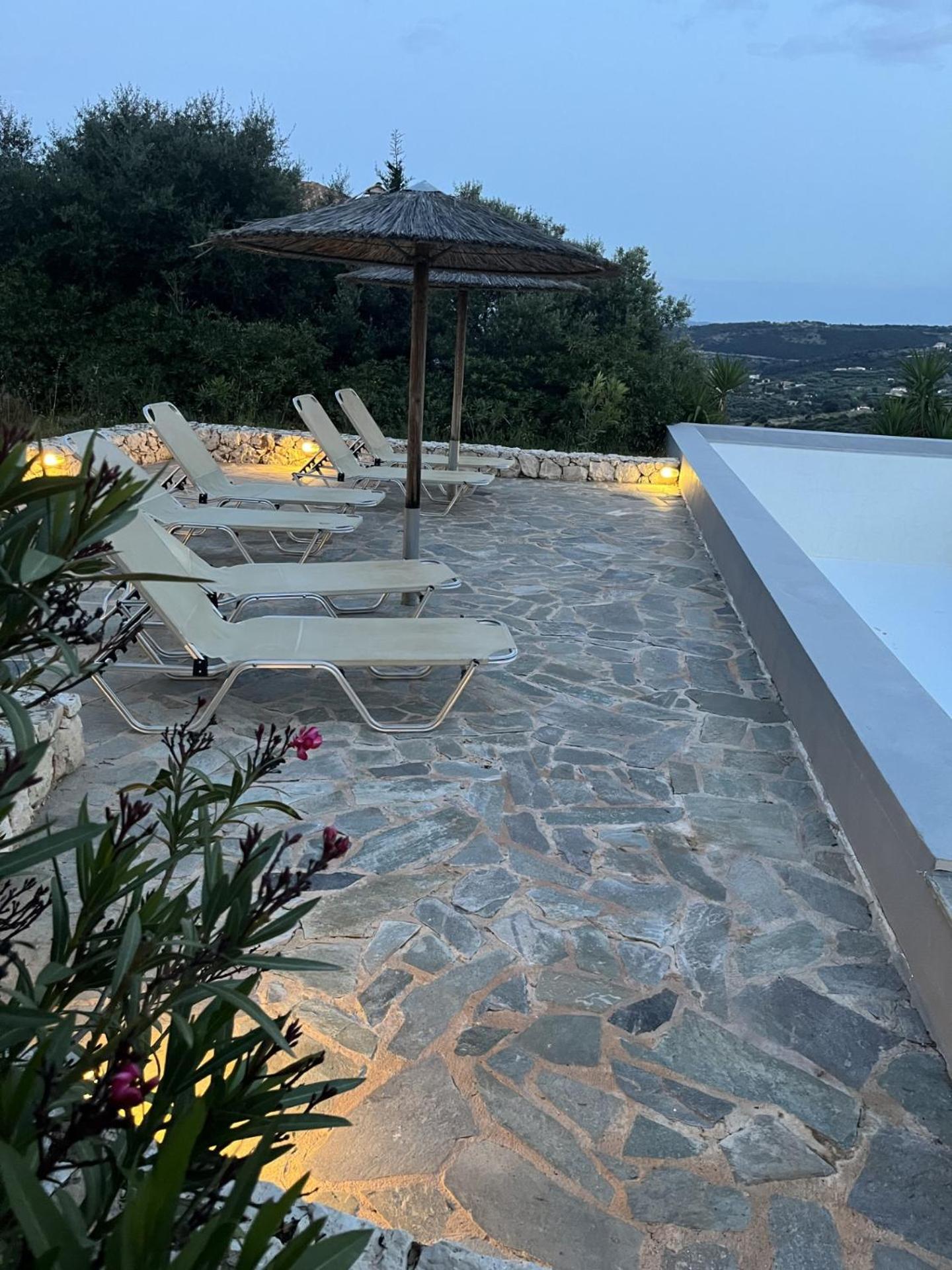 Luxurious Villa At A Unique Spot Agios Nikolaos  Exterior photo